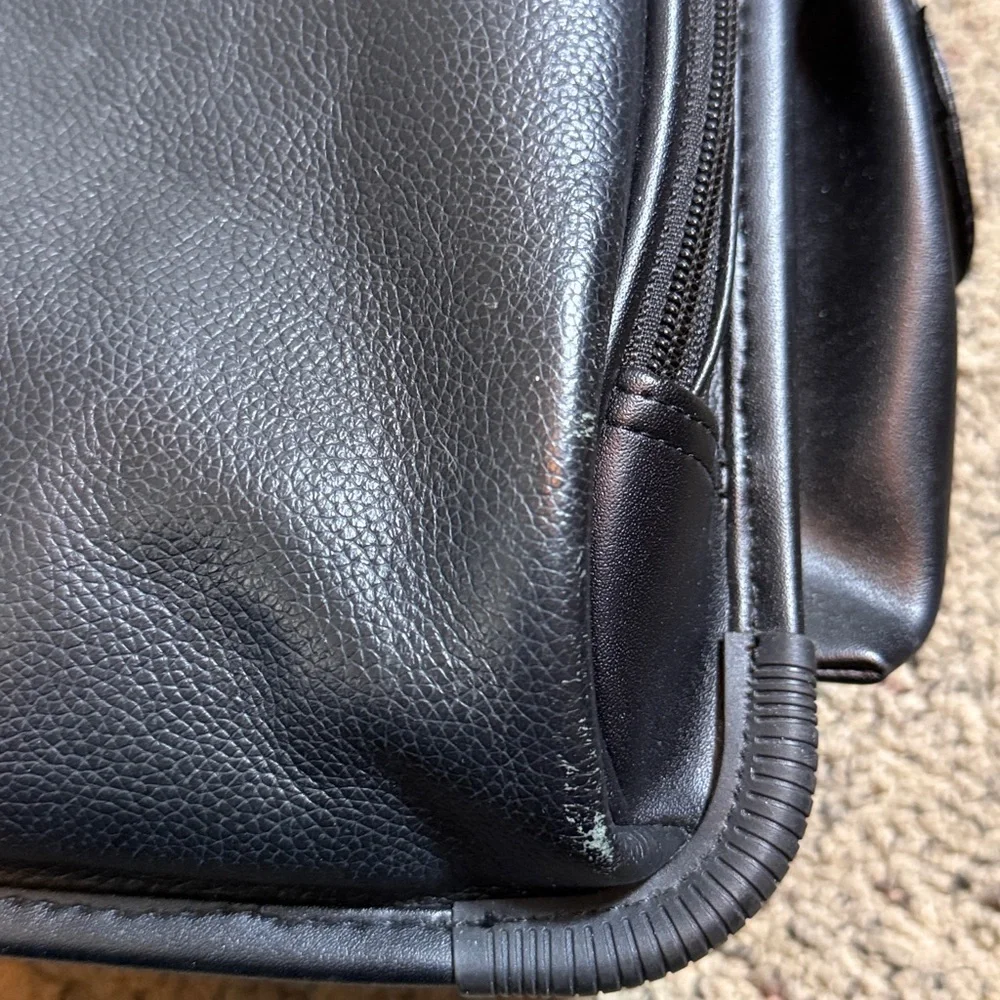 Targus Black Faux Leather Laptop Briefcase with Detachable Shoulder Strap